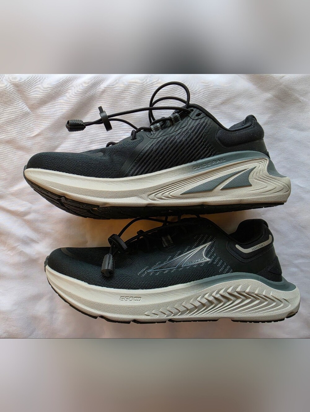 Women's Altra Paradigm 7 Black Size 7.5 B Running Shoe With Lock Laces - Picture 3 of 4